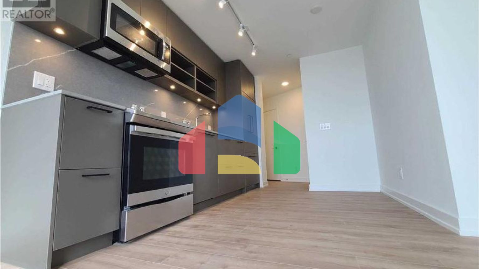 Residential - Single Family Home - Toronto, Canada - Canada