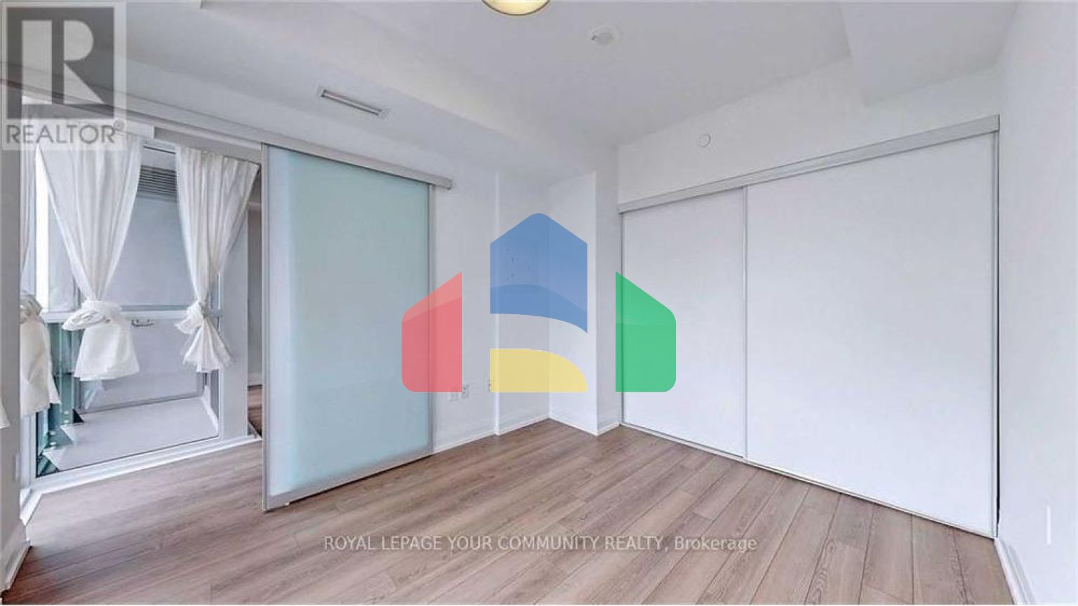 Residential - Single Family Home - Toronto, Canada - Canada