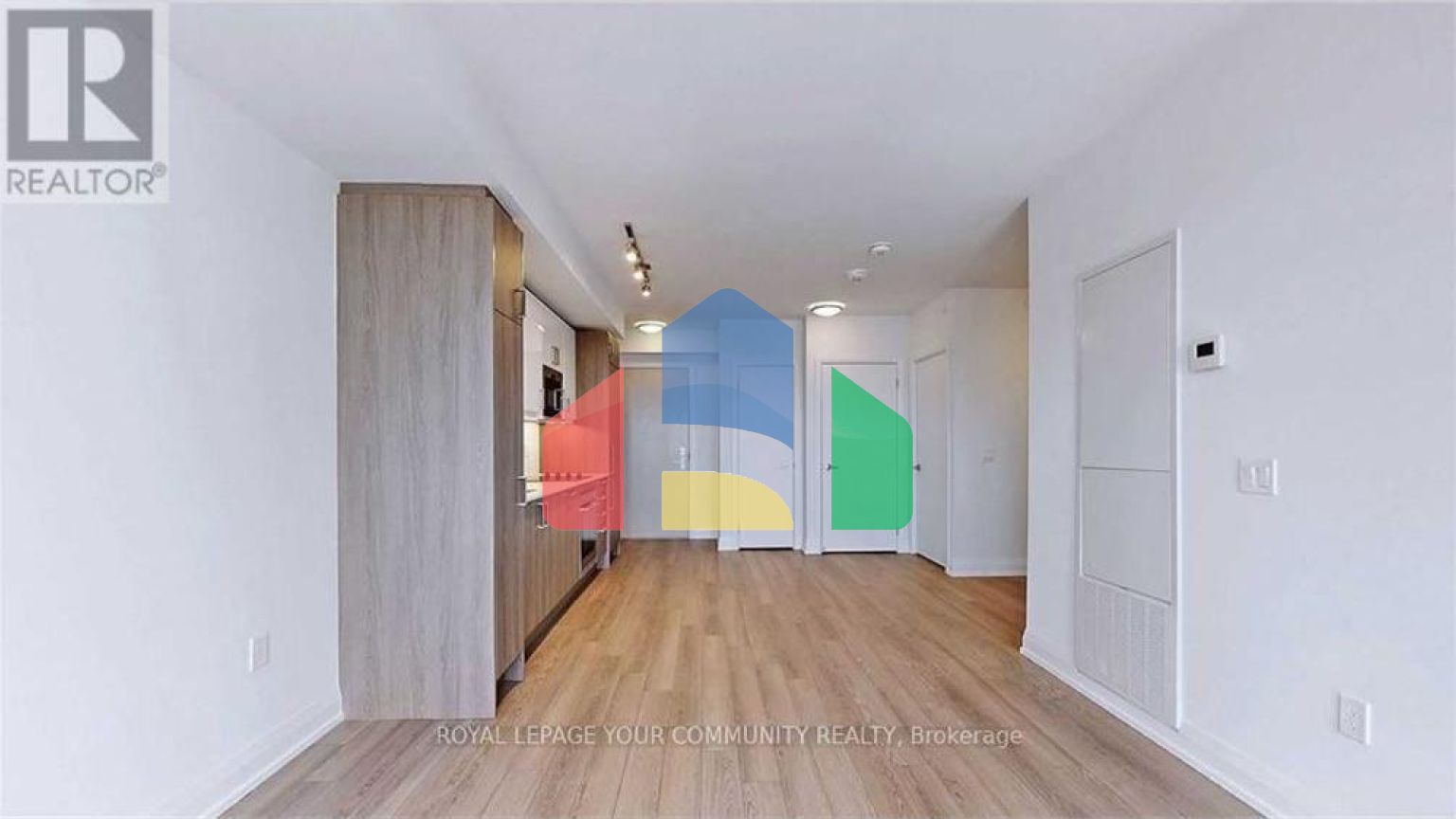 Residential - Single Family Home - Toronto, Canada - Canada