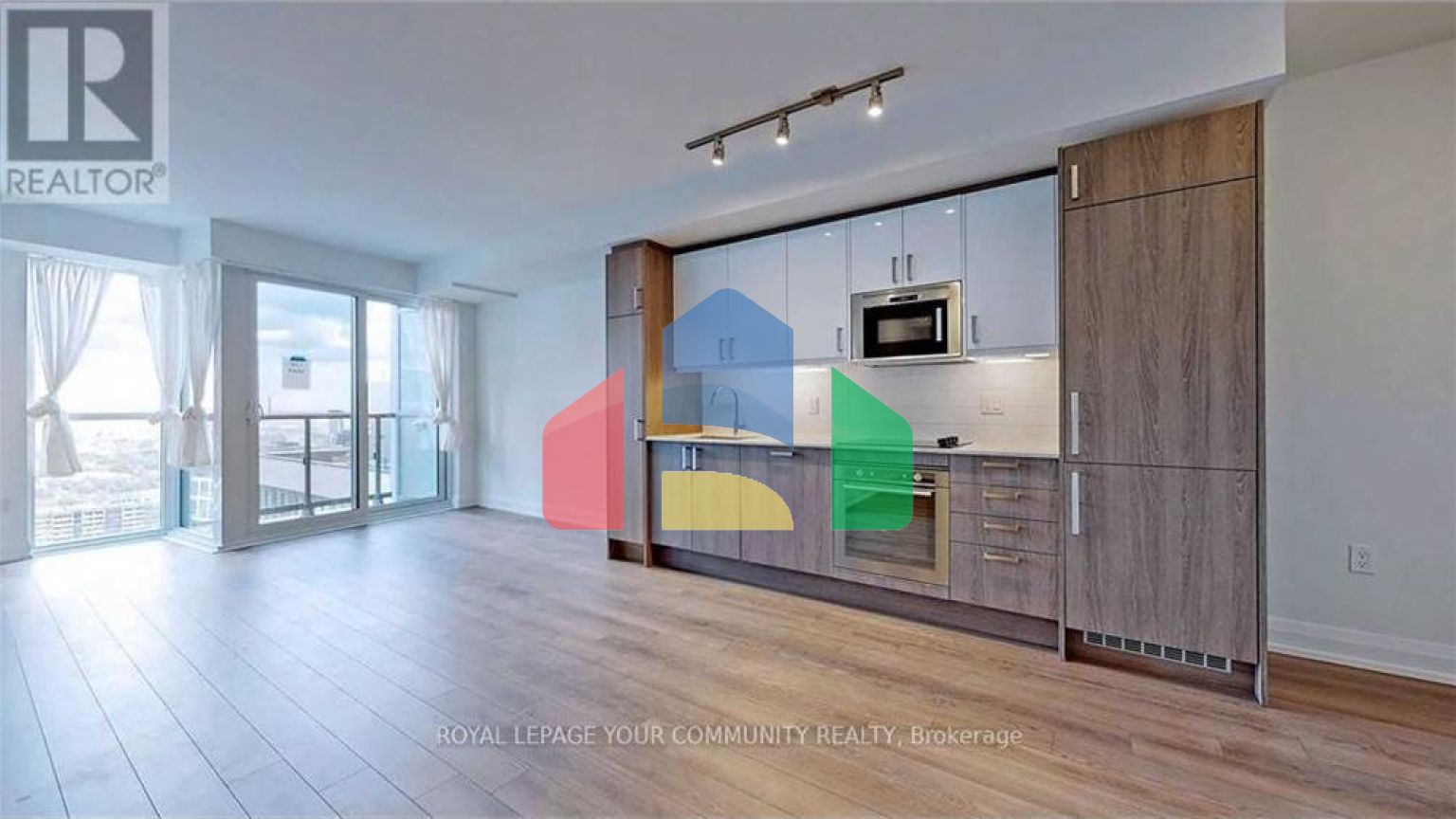 Residential - Single Family Home - Toronto, Canada - Canada