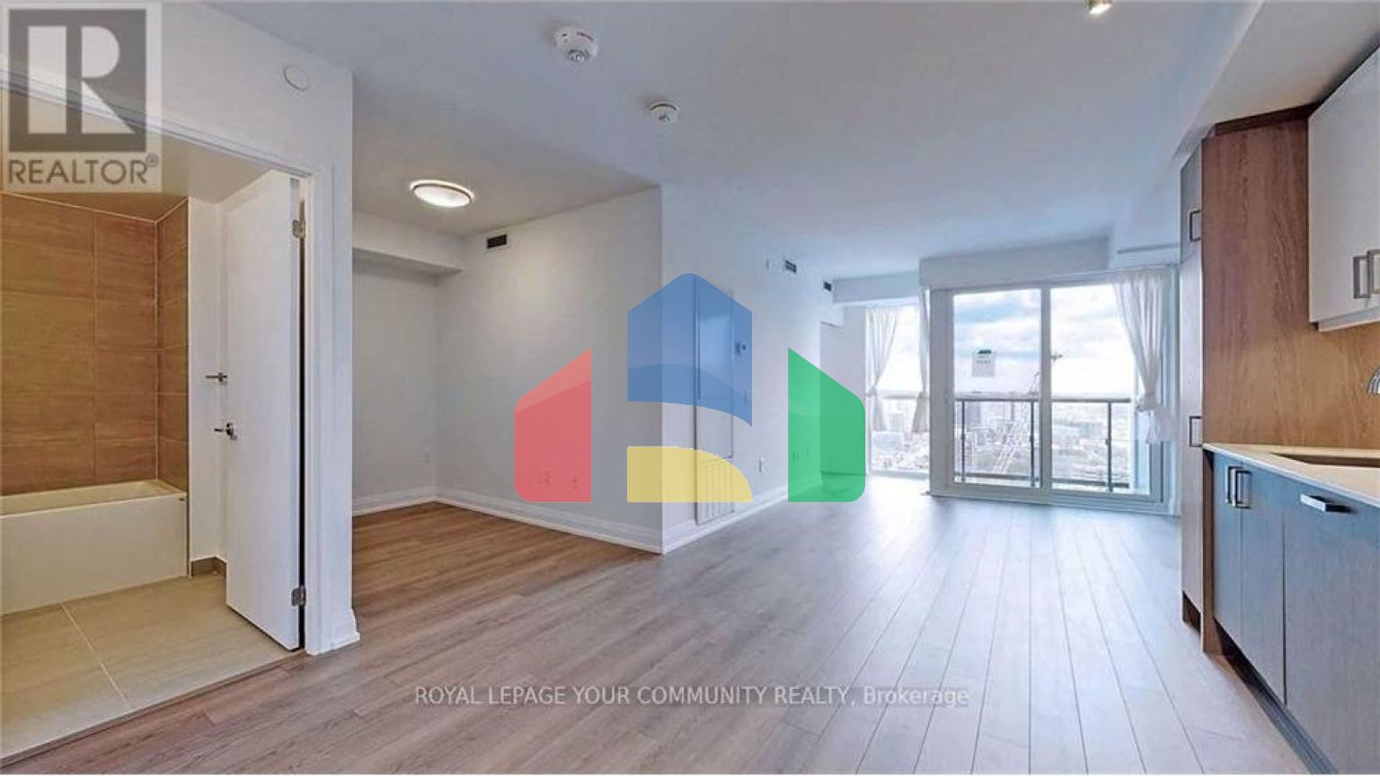 Residential - Single Family Home - Toronto, Canada - Canada