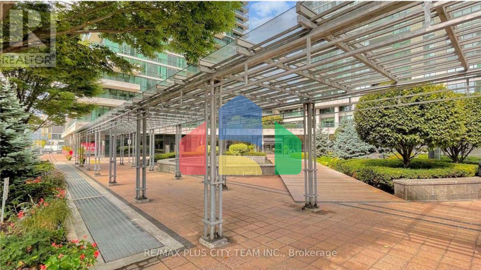 Residential - Single Family Home - Toronto, Canada - Canada