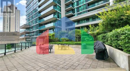 Residential - Single Family Home - Toronto, Canada - Canada