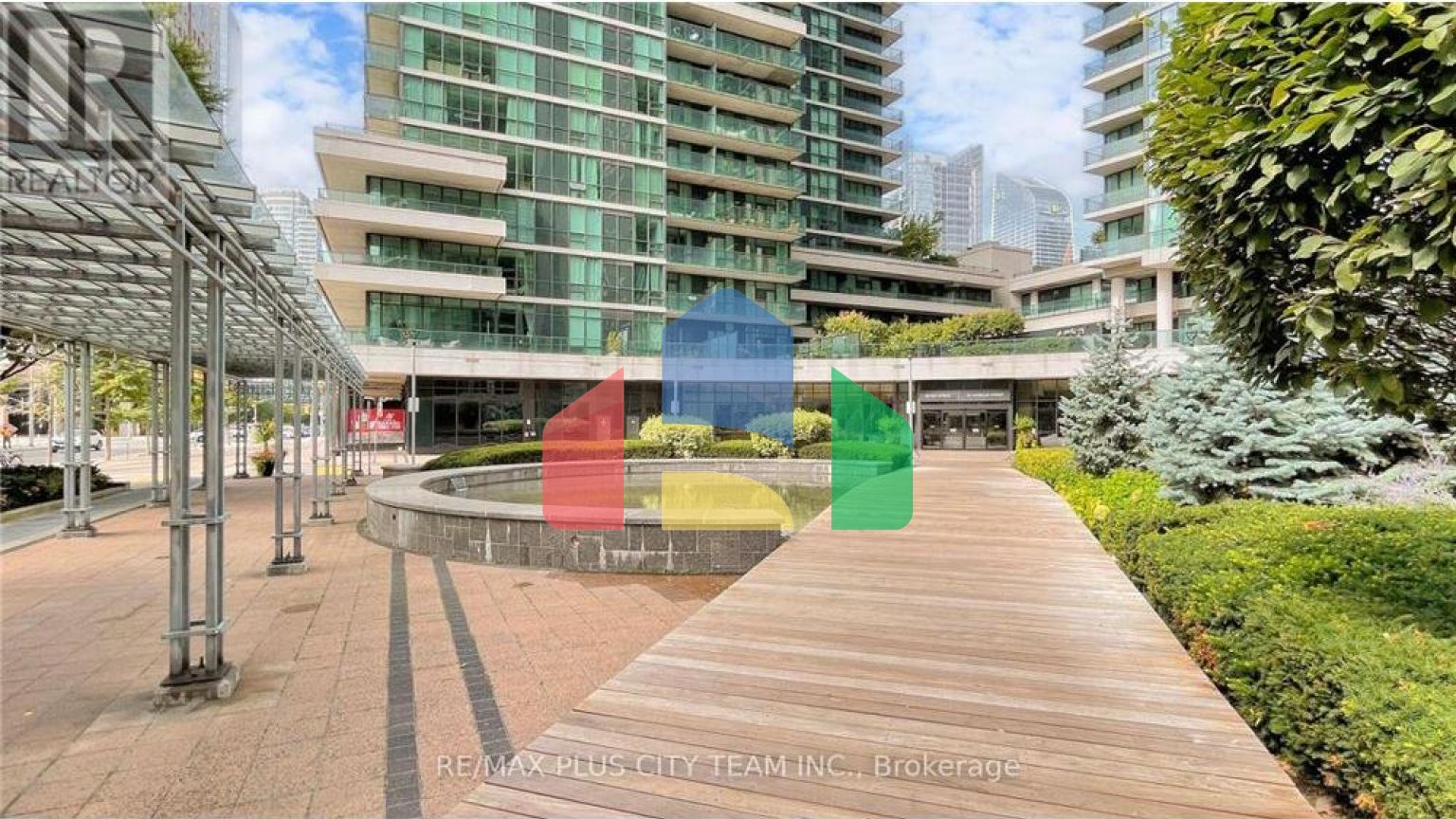 Residential - Single Family Home - Toronto, Canada - Canada