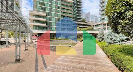 Residential - Single Family Home - Toronto, Canada - Canada