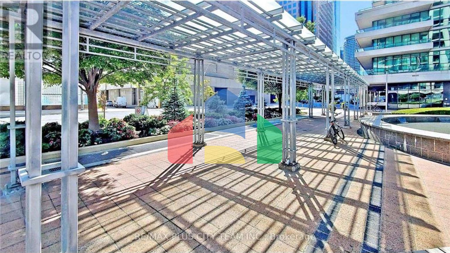 Residential - Single Family Home - Toronto, Canada - Canada