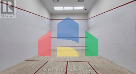 Residential - Single Family Home - Toronto, Canada - Canada