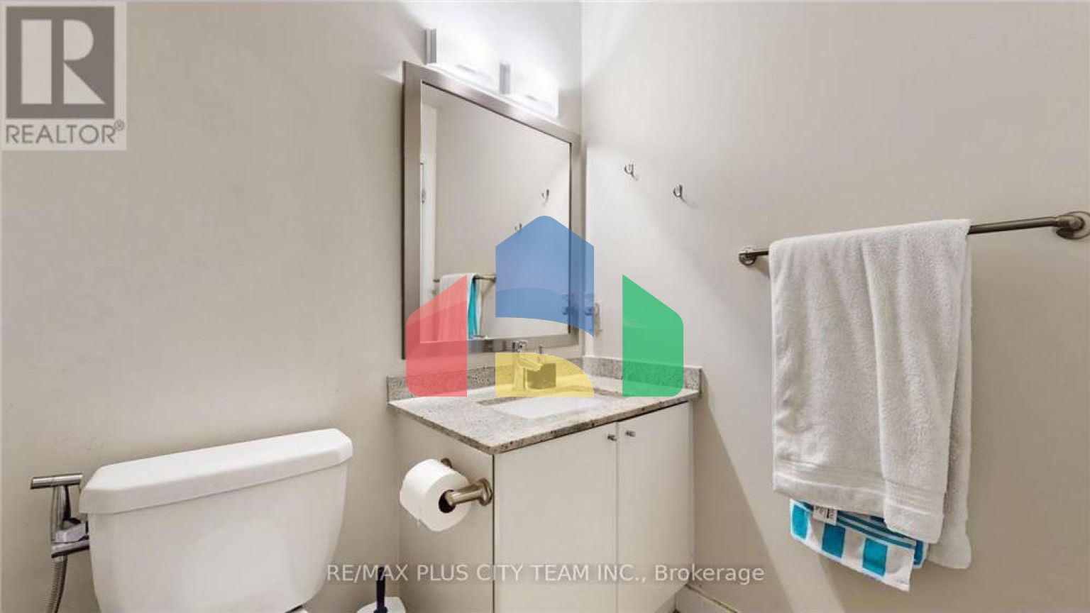 Residential - Single Family Home - Toronto, Canada - Canada