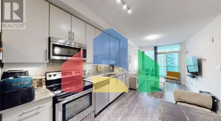 Residential - Single Family Home - Toronto, Canada - Canada