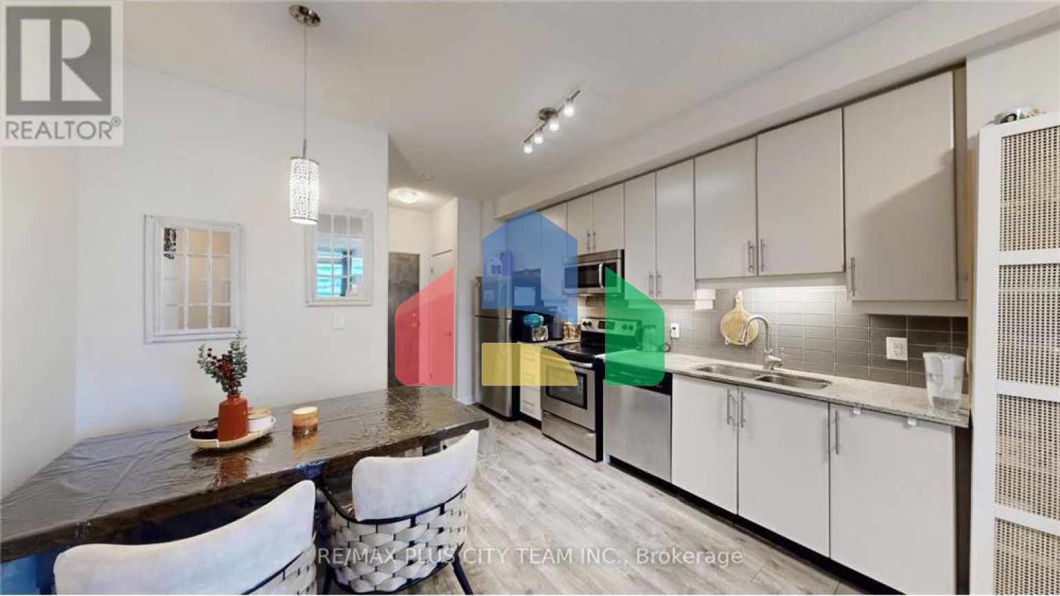 Residential - Single Family Home - Toronto, Canada - Canada