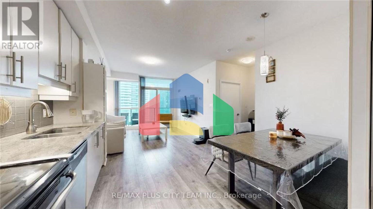 Residential - Single Family Home - Toronto, Canada - Canada