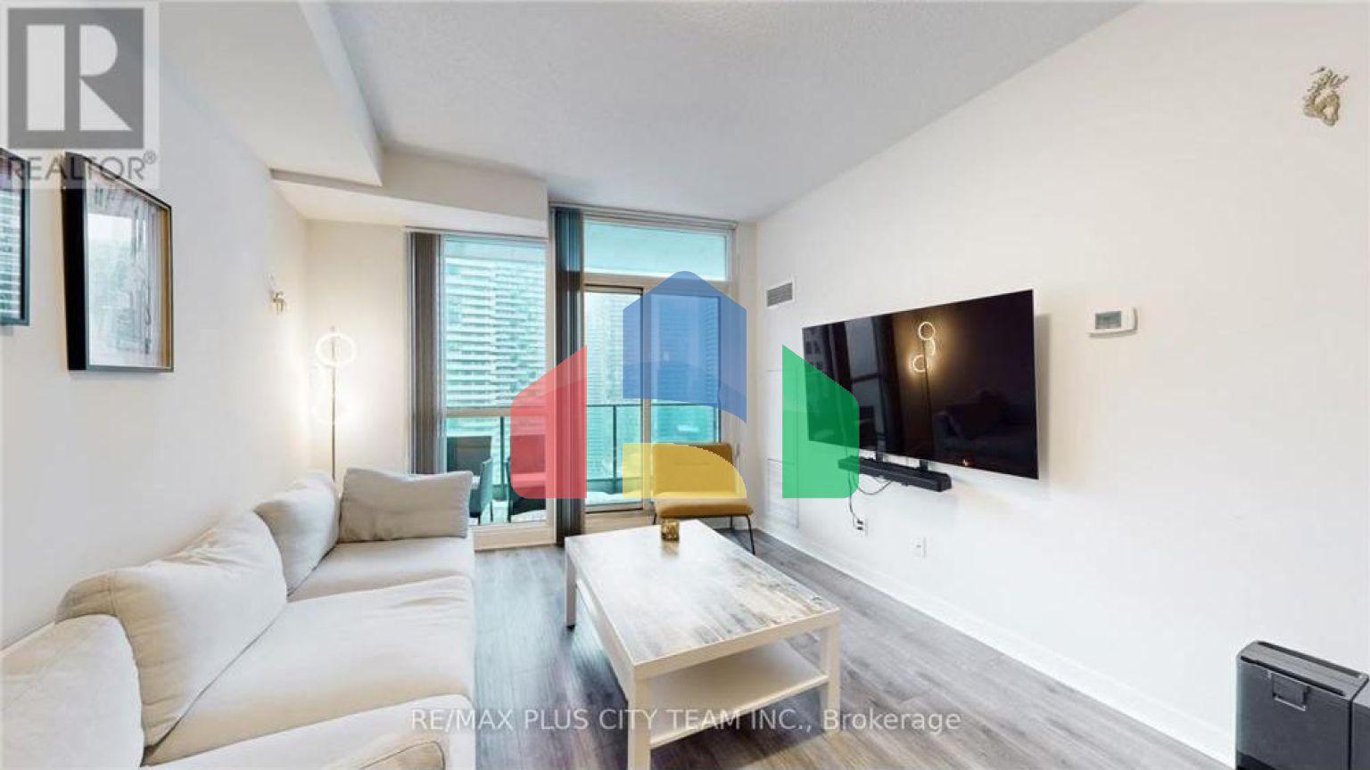 Residential - Single Family Home - Toronto, Canada - Canada