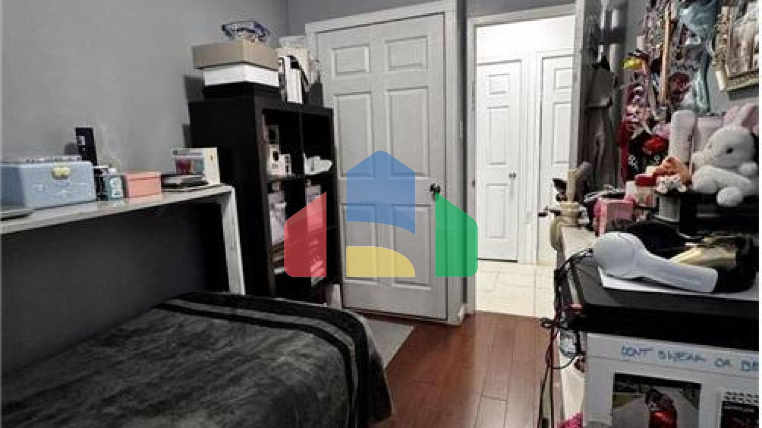 Residential - Single Family Home - Toronto, Canada - Canada