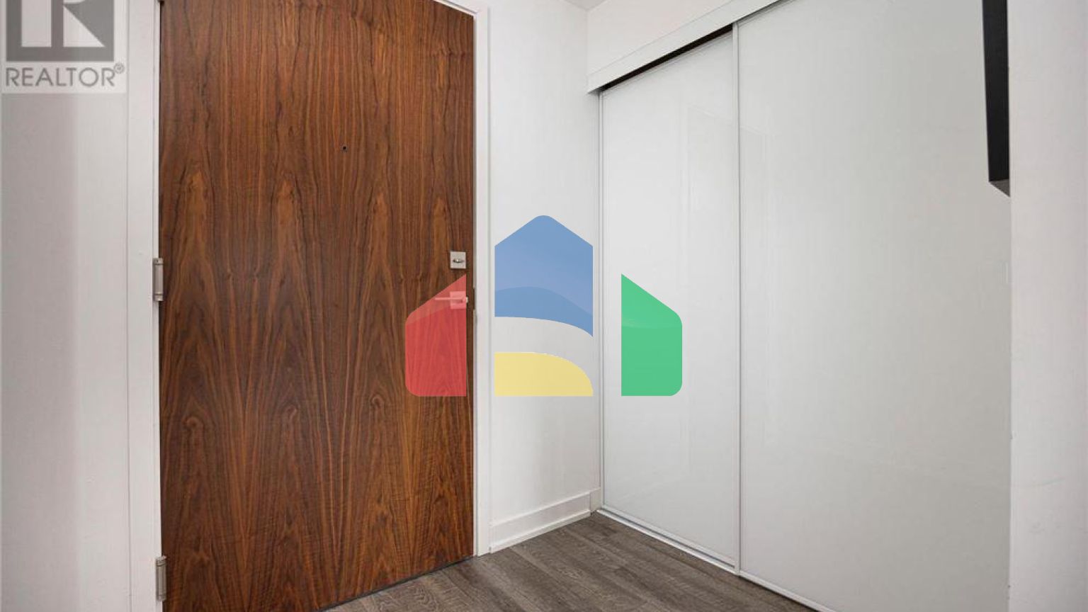 Residential - Condo/Apartment - Toronto, Canada - Canada