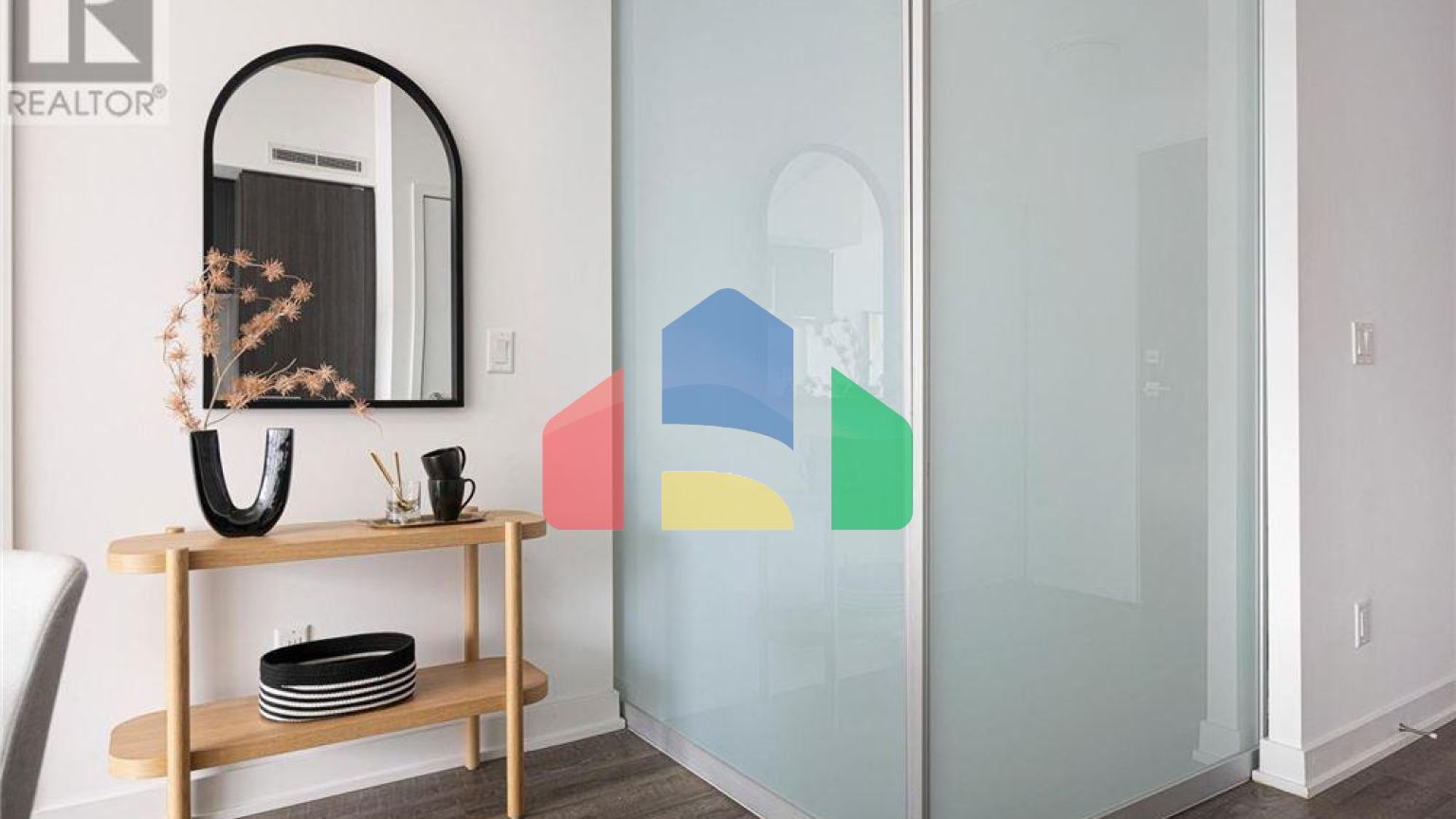 Residential - Condo/Apartment - Toronto, Canada - Canada