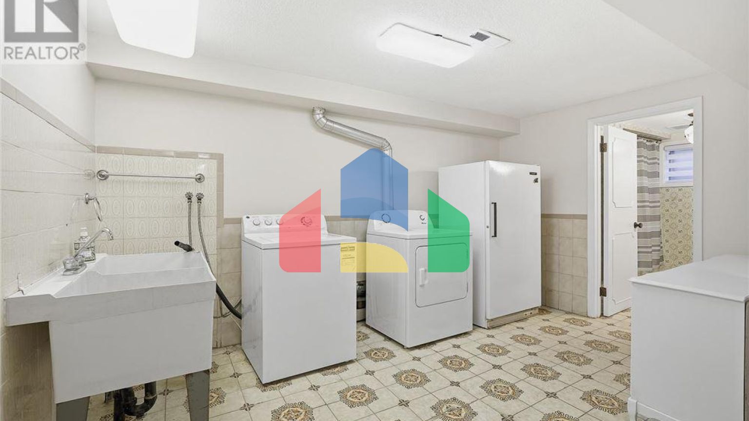 Residential - Single Family Home - Toronto, Canada - Canada