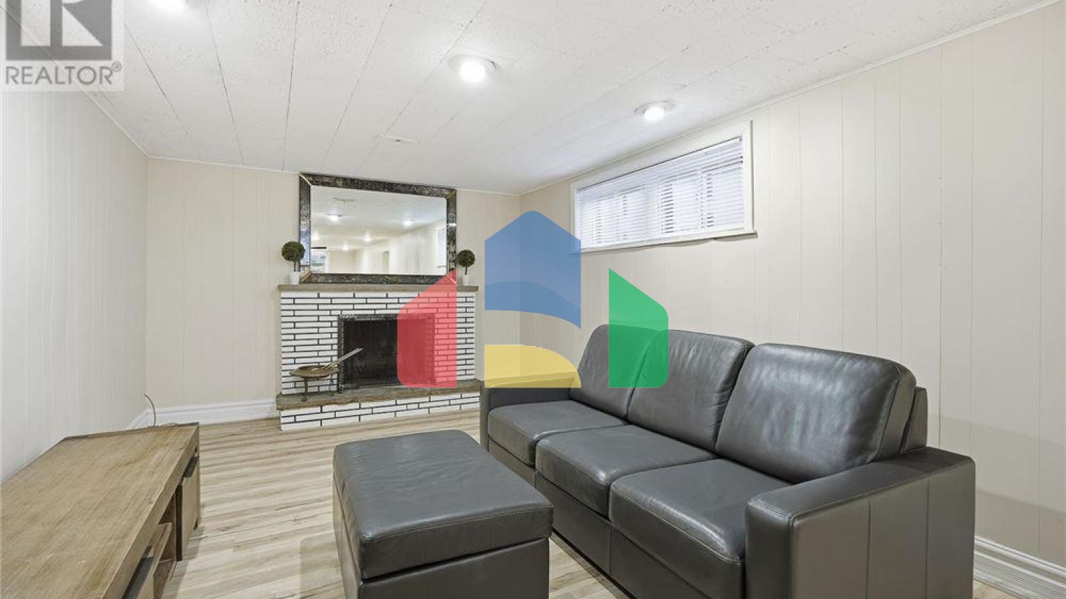 Residential - Single Family Home - Toronto, Canada - Canada