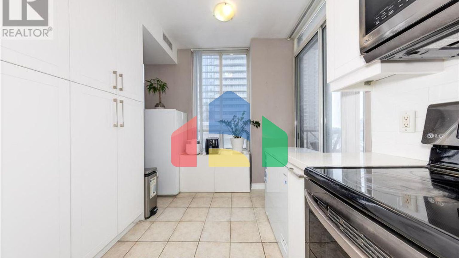 Residential - Single Family Home - Toronto, Canada - Canada