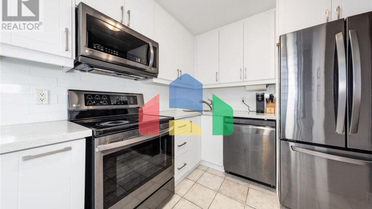 Residential - Single Family Home - Toronto, Canada - Canada