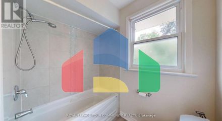 Residential - Single Family Home - Toronto, Canada - Canada