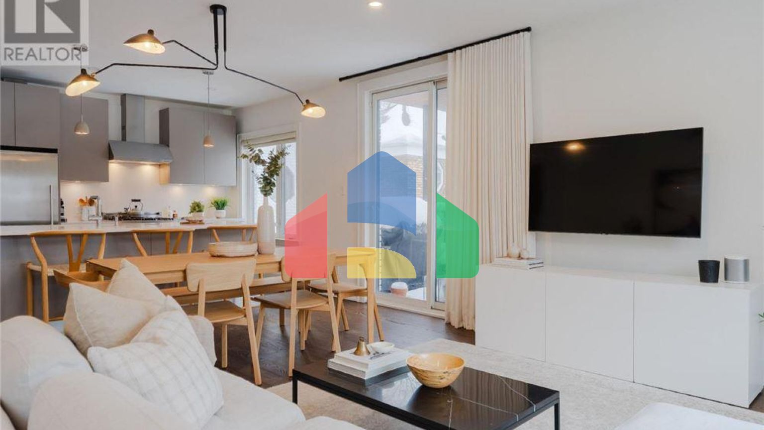 Residential - Single Family Home - Toronto, Canada - Canada