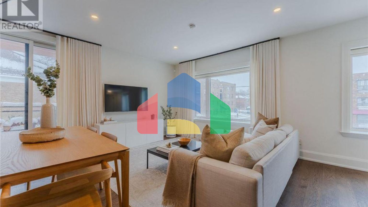 Residential - Single Family Home - Toronto, Canada - Canada