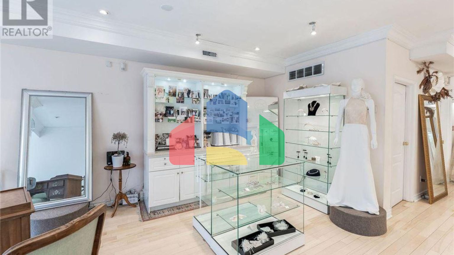 Commercial - Commercial/Retail - Toronto, Canada - Canada