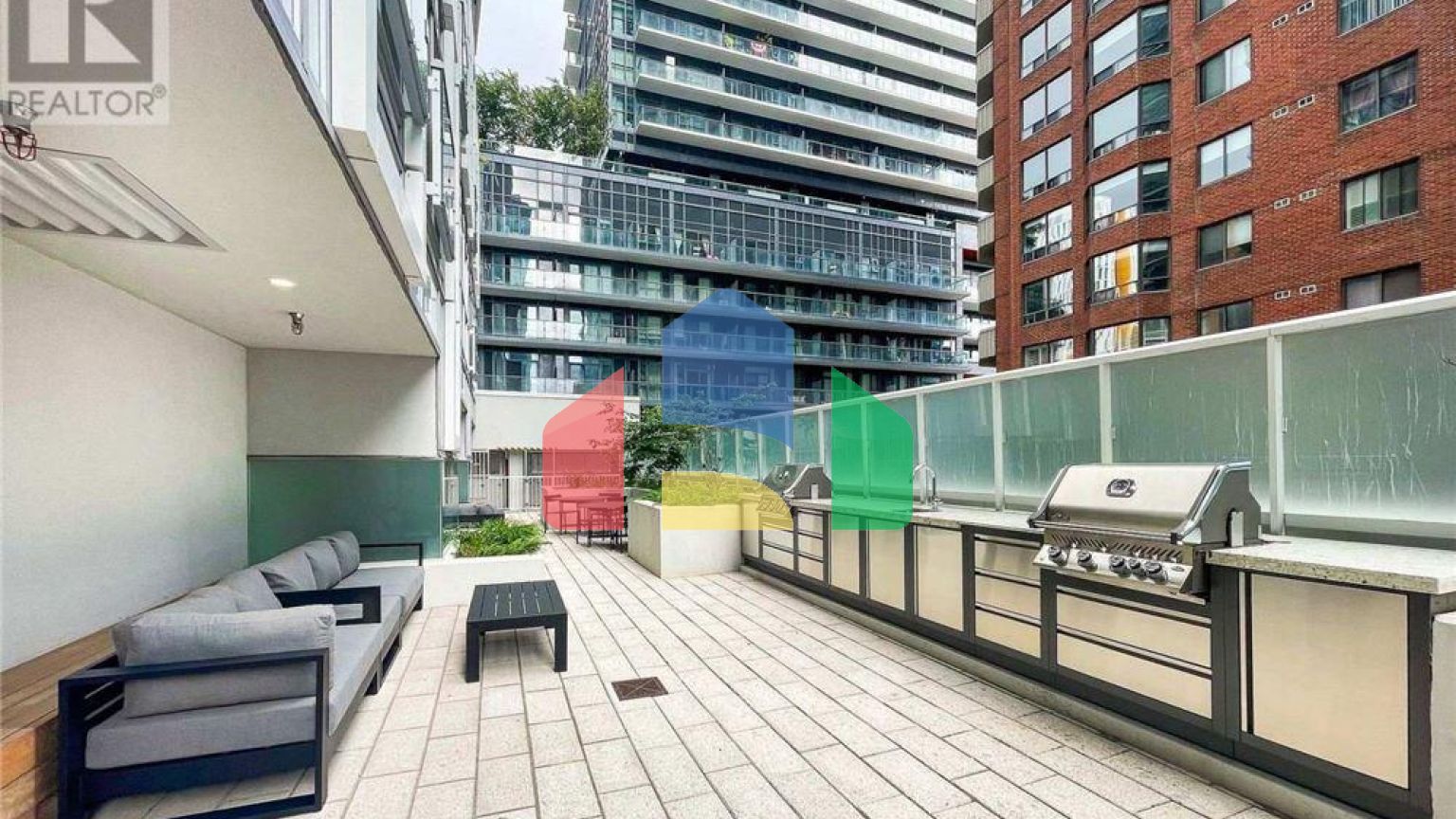 Residential - Single Family Home - Toronto, Canada - Canada