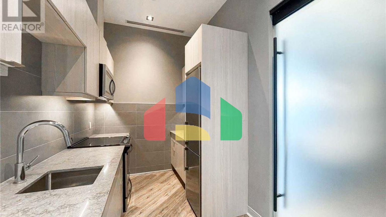 Residential - Single Family Home - Toronto, Canada - Canada