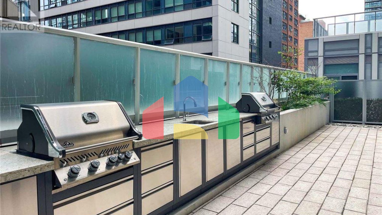 Residential - Single Family Home - Toronto, Canada - Canada