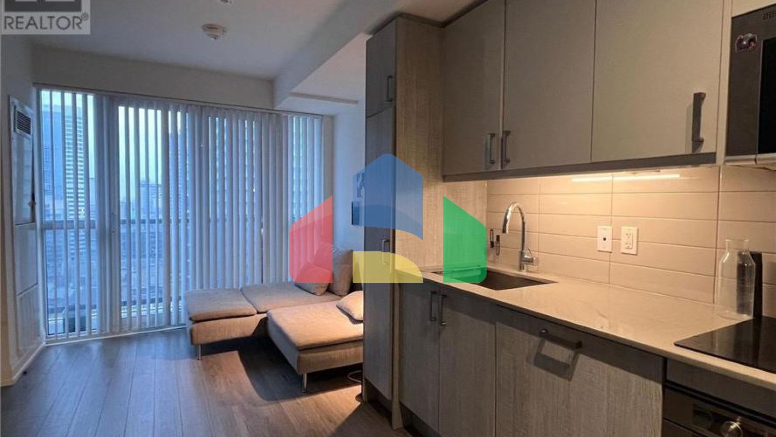 Residential - Single Family Home - Toronto, Canada - Canada