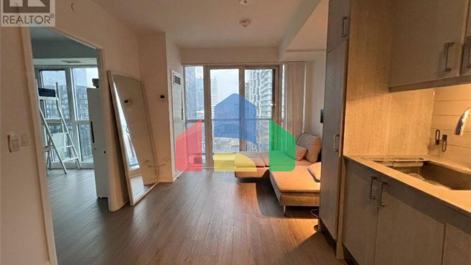 Residential - Single Family Home - Toronto, Canada - Canada