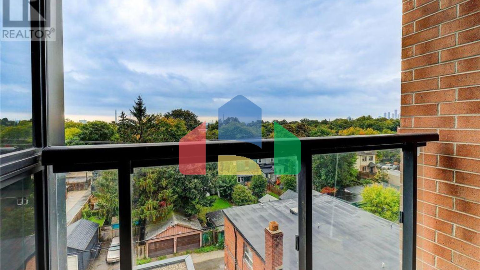 Residential - Single Family Home - Toronto, Canada - Canada