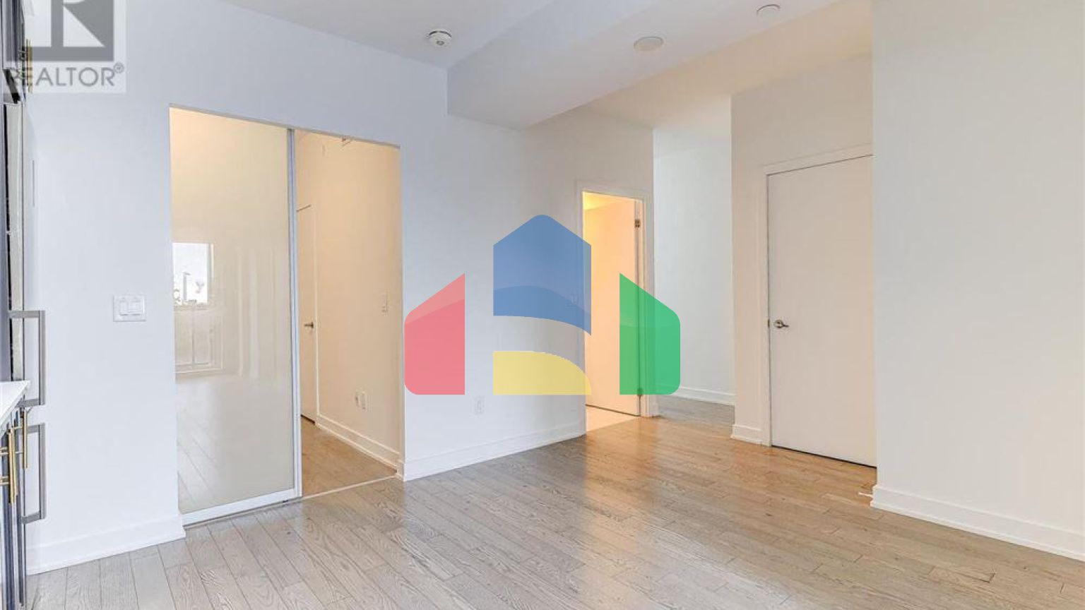 Residential - Single Family Home - Toronto, Canada - Canada