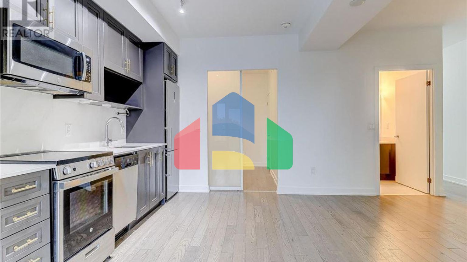 Residential - Single Family Home - Toronto, Canada - Canada