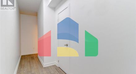 Residential - Single Family Home - Toronto, Canada - Canada