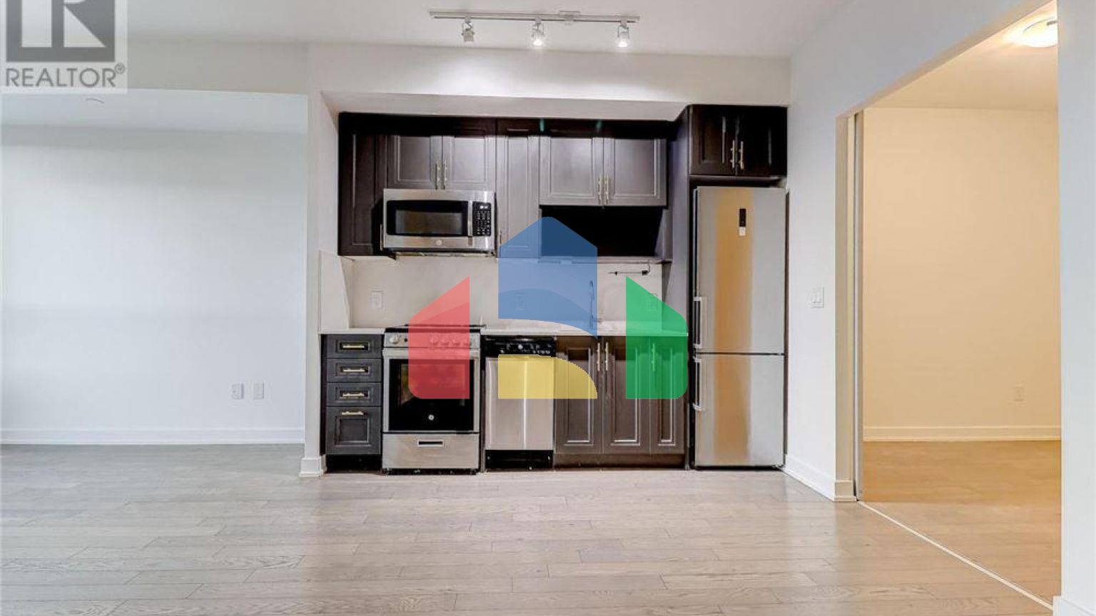 Residential - Single Family Home - Toronto, Canada - Canada