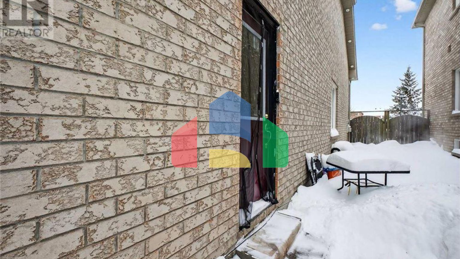 Residential - Single Family Home - Toronto, Canada - Canada