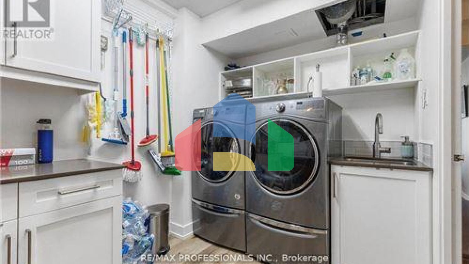 Residential - Condo/Apartment - Toronto, Canada - Canada