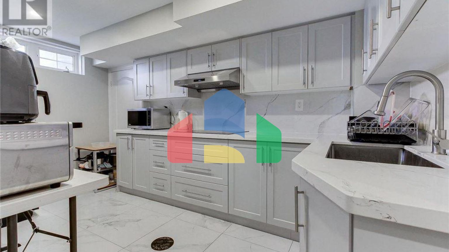 Residential - Single Family Home - Toronto, Canada - Canada