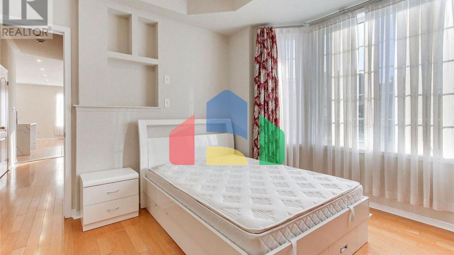 Residential - Single Family Home - Toronto, Canada - Canada