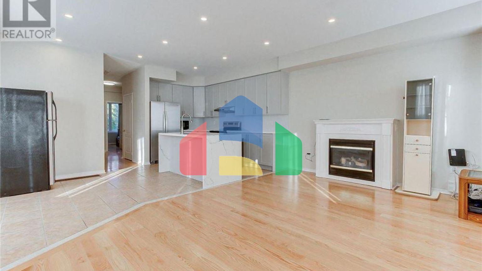 Residential - Single Family Home - Toronto, Canada - Canada