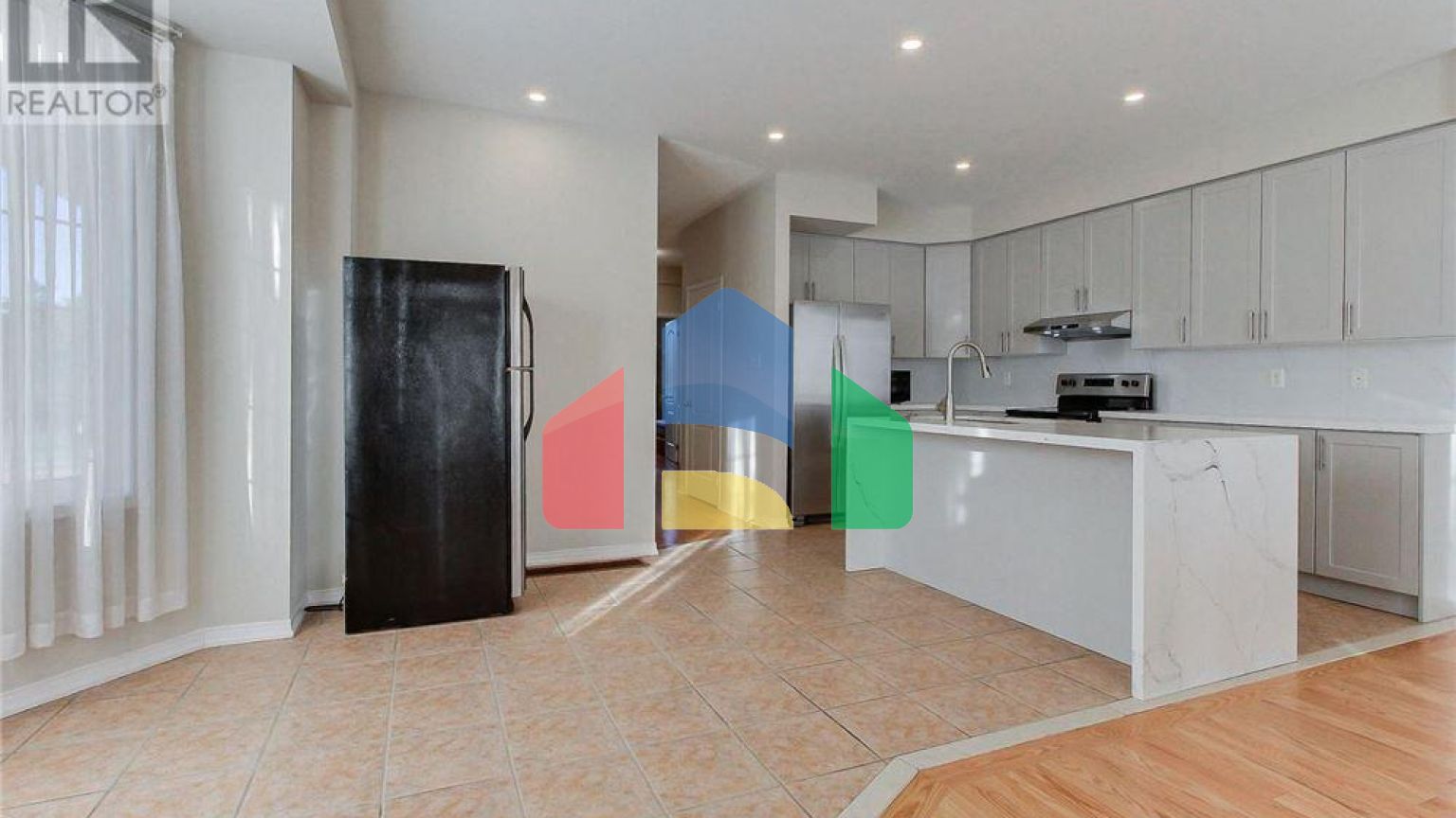 Residential - Single Family Home - Toronto, Canada - Canada