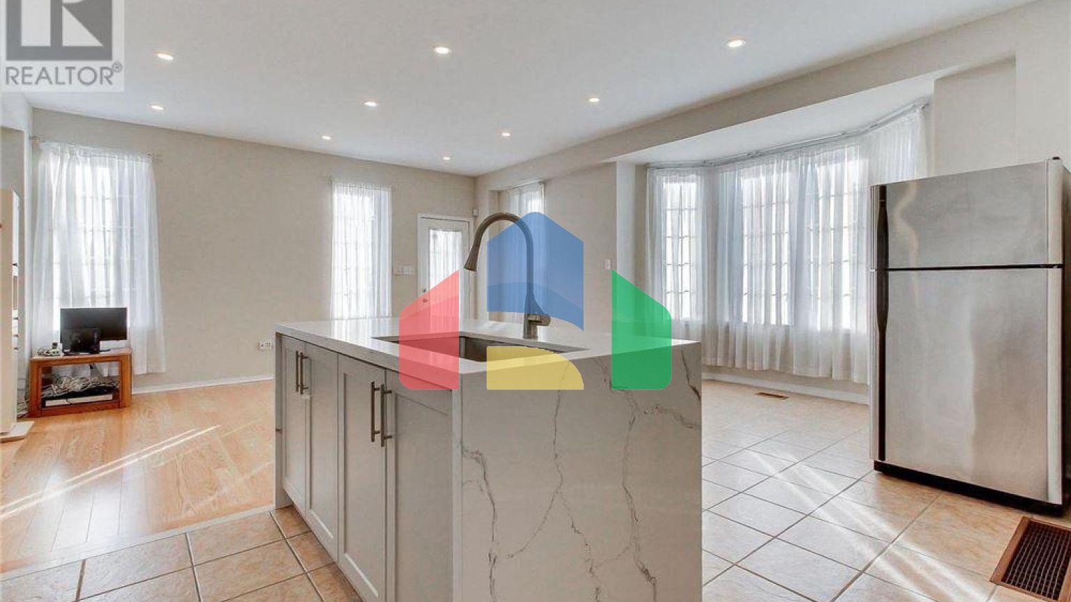 Residential - Single Family Home - Toronto, Canada - Canada