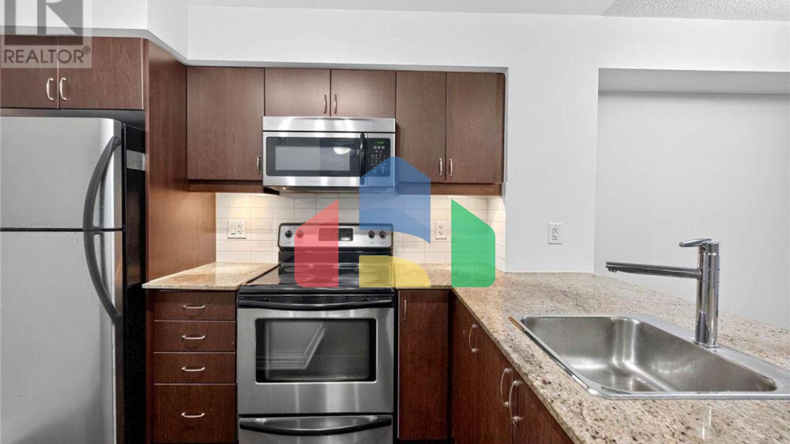 Residential - Single Family Home - Toronto, Canada - Canada