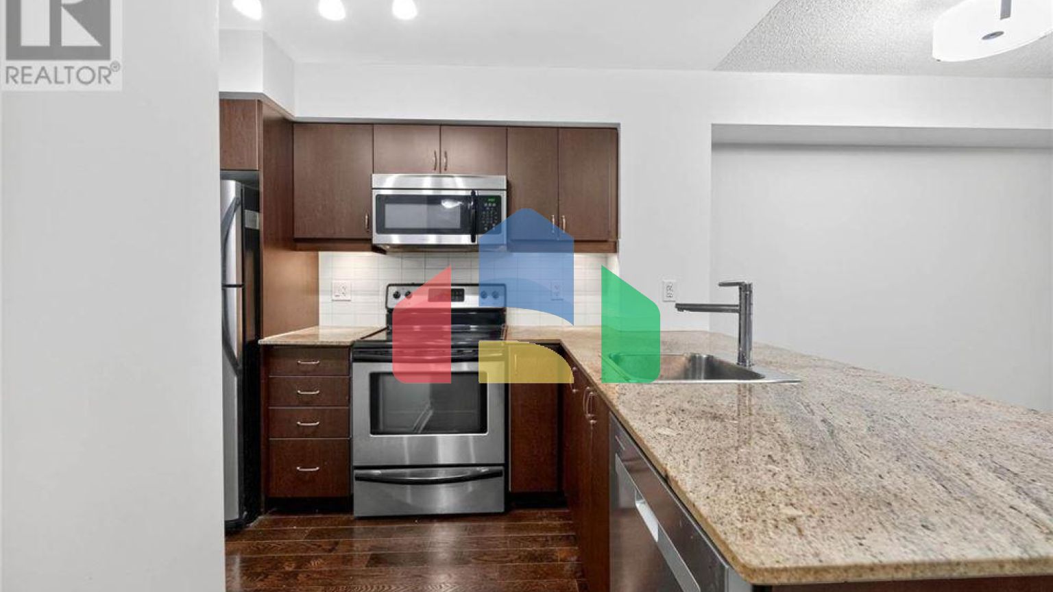 Residential - Single Family Home - Toronto, Canada - Canada