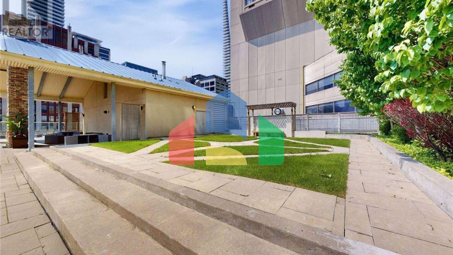 Residential - Single Family Home - Toronto, Canada - Canada