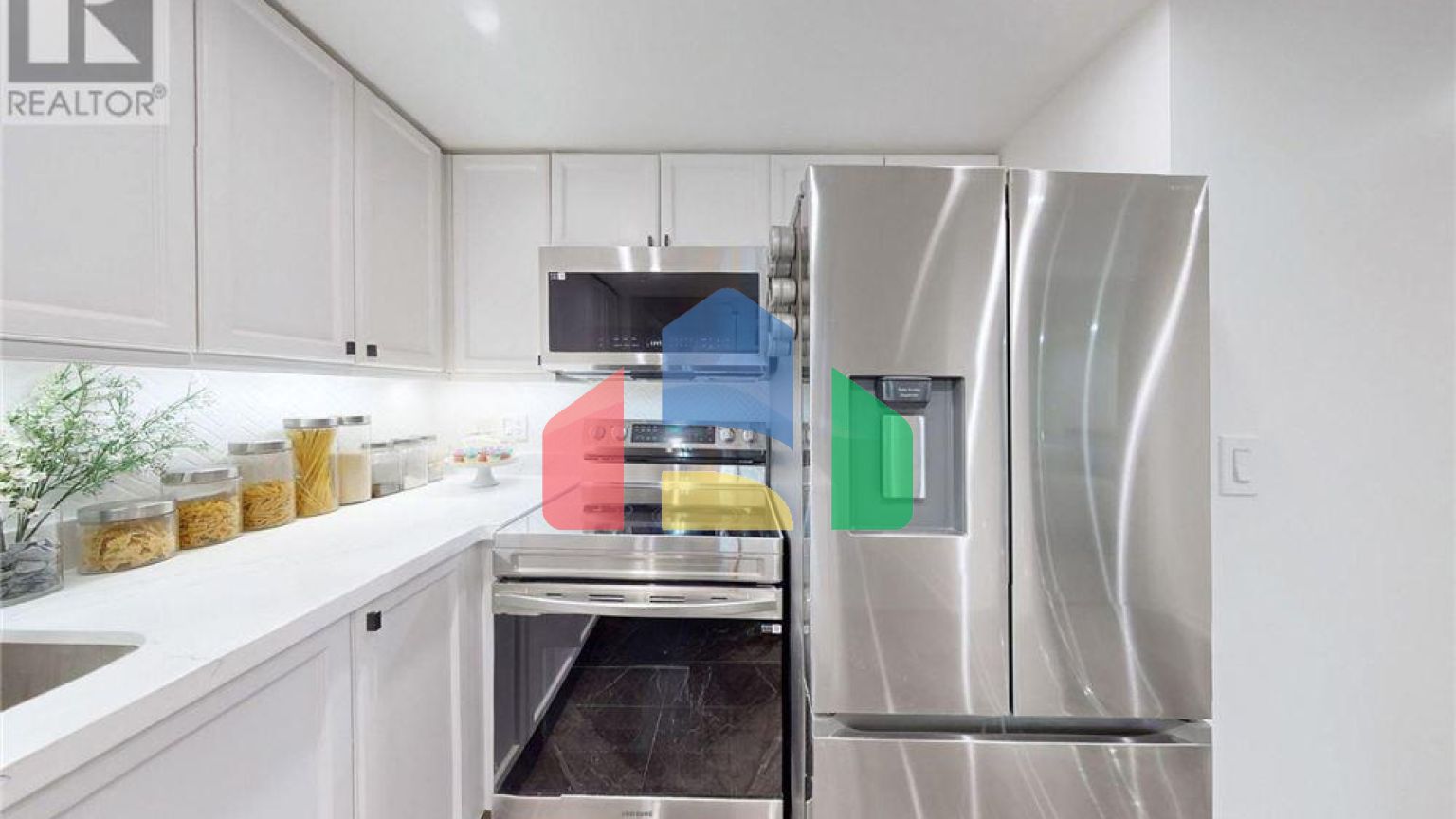 Residential - Single Family Home - Toronto, Canada - Canada