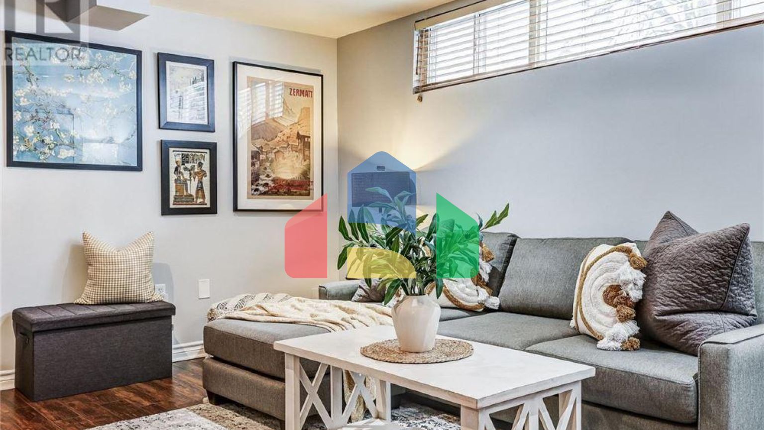 Residential - Single Family Home - Toronto, Canada - Canada