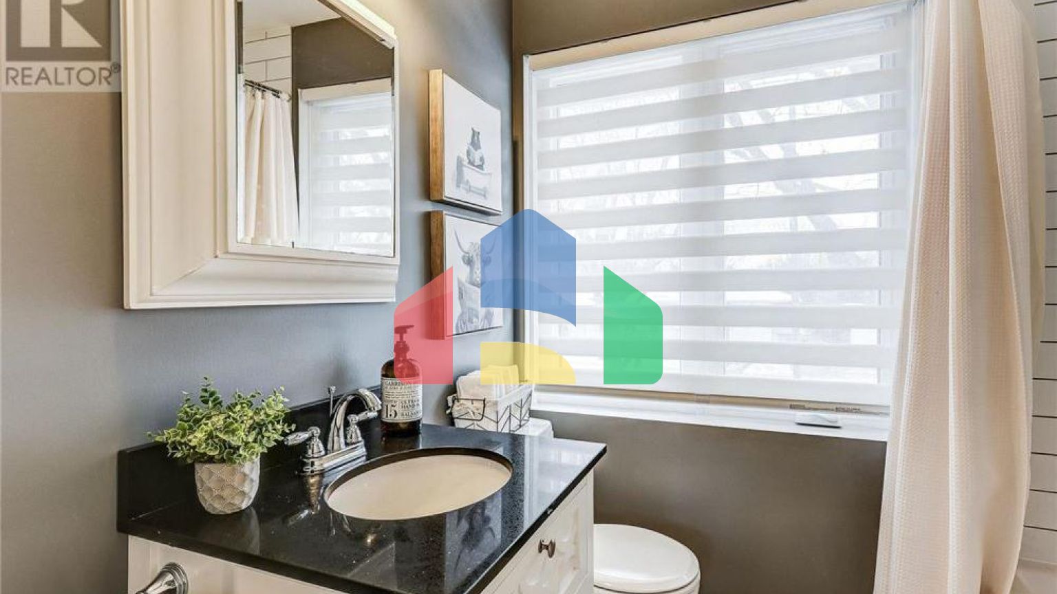 Residential - Single Family Home - Toronto, Canada - Canada